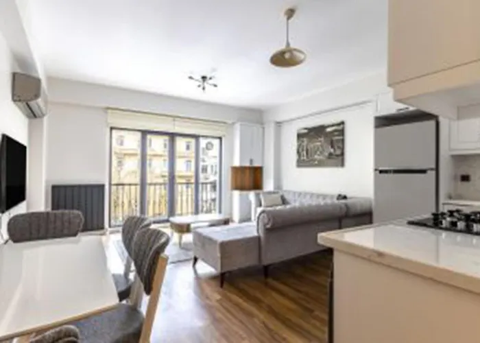 Hearth Of Downtown ,Luxury 1 New Apartments